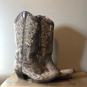 Corral boots